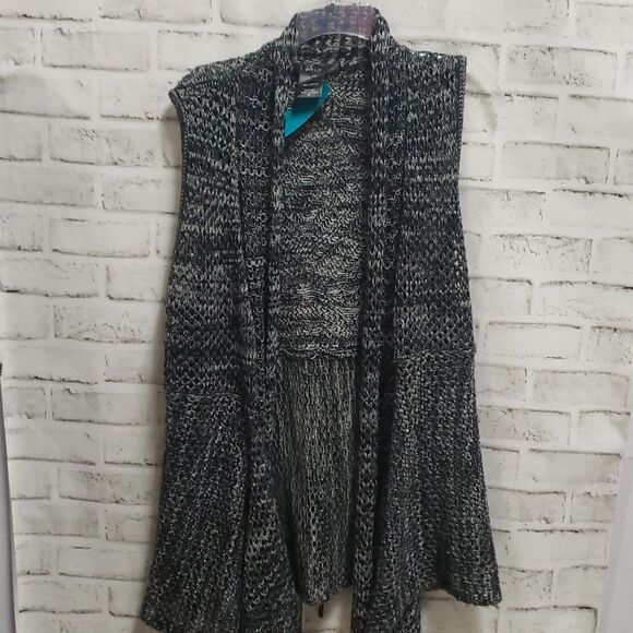 States vest   - Picture 1 of 3